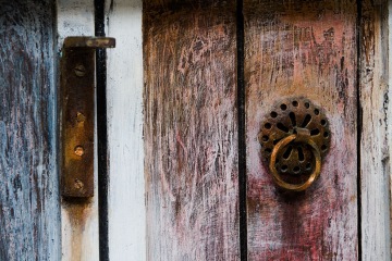 La puerta que no fue recubierta de oro. Foto: Jeff Rambles